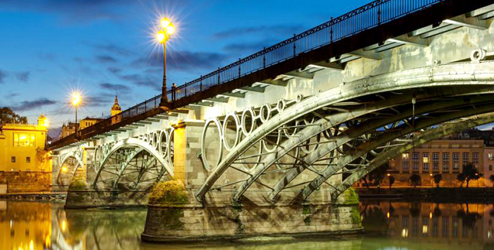 1415252961_the-scenic-puente-de-triana-bridge-where-rajchel-was-hoping-to-take-a-great-selfie.jpg