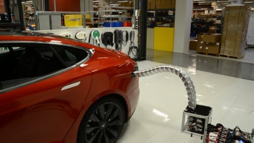 Tesla’nın elektrikli araçları kendilerini şarj edebilecek!